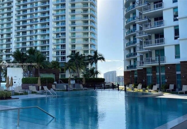 Building Photo - 350 S Miami Ave Unit 1707