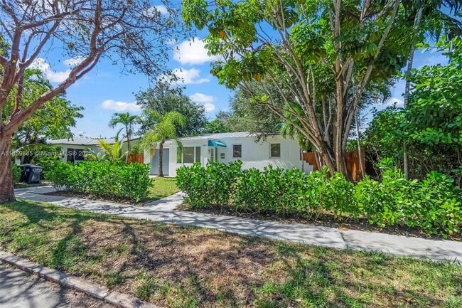 Building Photo - 6437 SW 14th St Rental