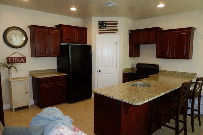 Photo - "Spacious 3-Bed Townhouse with 2.5 Baths in Prime Washington Location - 1550 Sq. Ft. of Comfort!" Unit 28