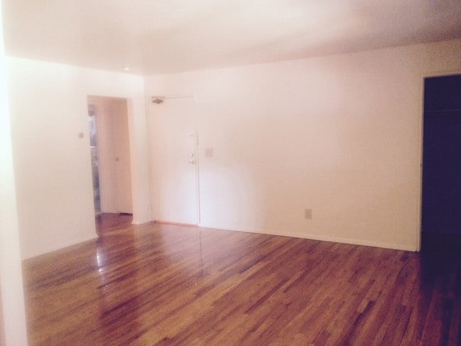 Photo - 54 N Franklin Tpke