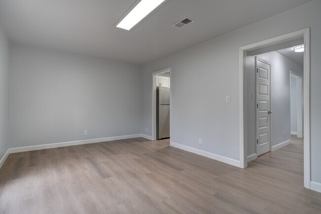 105 Tee St