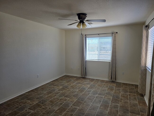 Photo - 3 Bed/2 bath home located in desirable Holiday Shores, Bullhead City AZ.