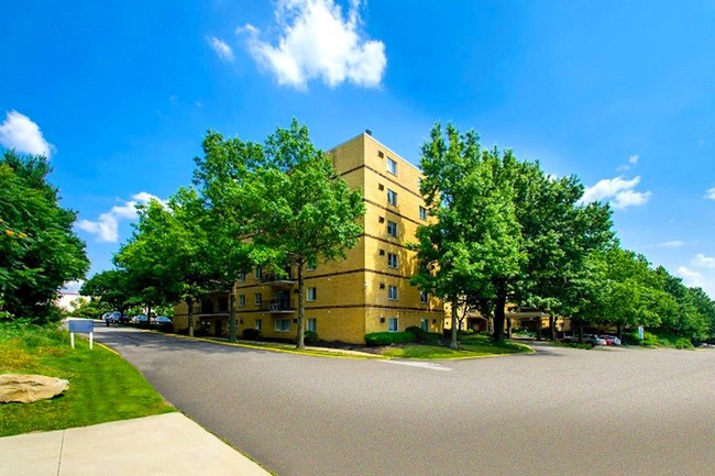 Chapel Hill Apartments For Rent Less Than 700 Akron Oh Photo Summit Ridge Apartments