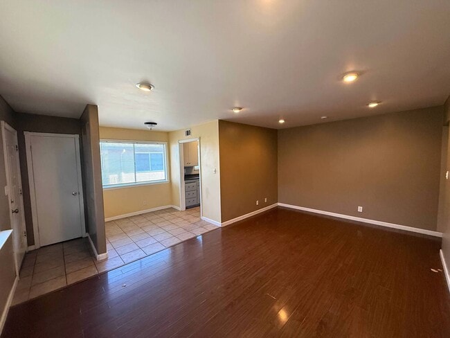 Photo - 2032 Benita Dr Unit 4