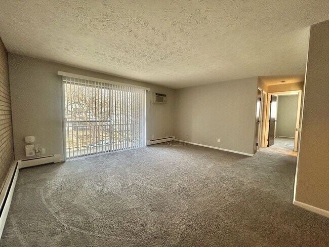 Photo - 1553 Glen Parker