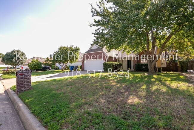Photo - Charming 3 bedroom home with cozy fireplace and 2 car garage!! Price drop!