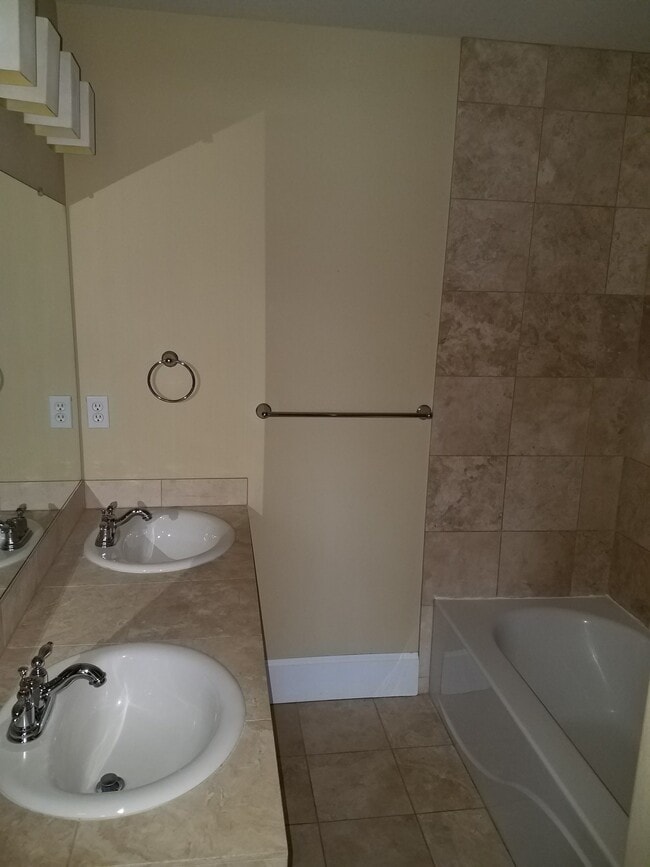 Photo - 18465 SW Stepping Stone Dr