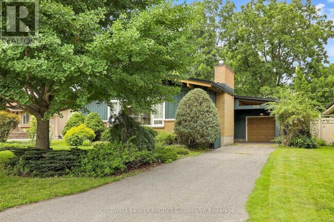 Photo - 359 Mountbatten Ave