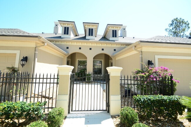 Building Photo - Furnished townhome! Located in Plantation ...