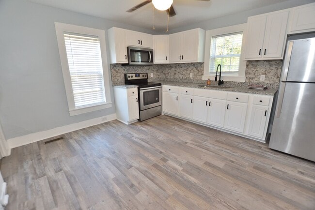 Photo - 628 Nashville Rd