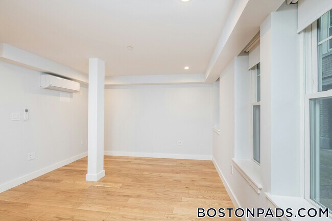 Photo - 288 Chestnut Hill Ave Unidad 24