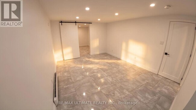 Photo - 610 Cartier Ave