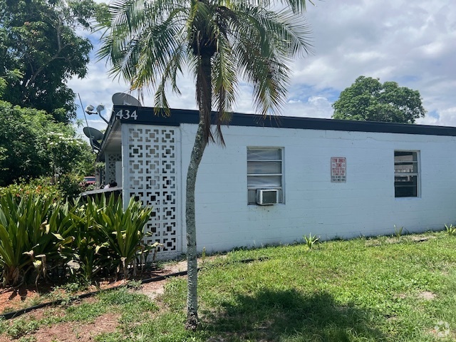 Building Photo - 434 Roseland Dr Unit 1 Rental