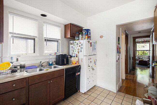 Photo - 716 E Kingsley St