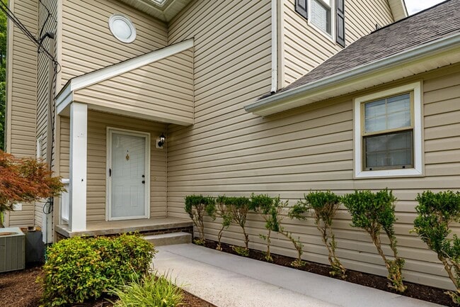 Photo - 8807 Ryegate Dr