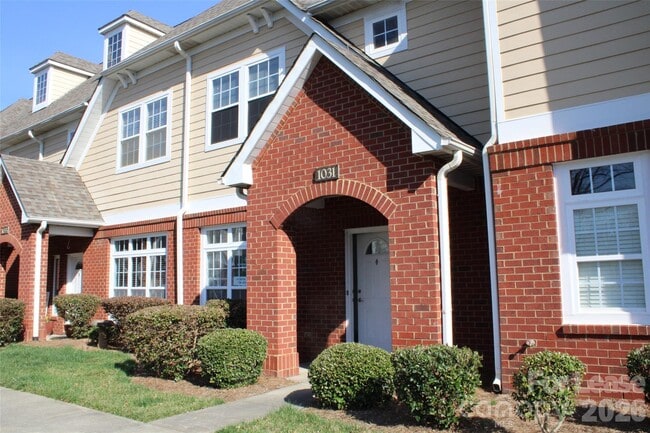 Building Photo - 1031 Central Park Cir