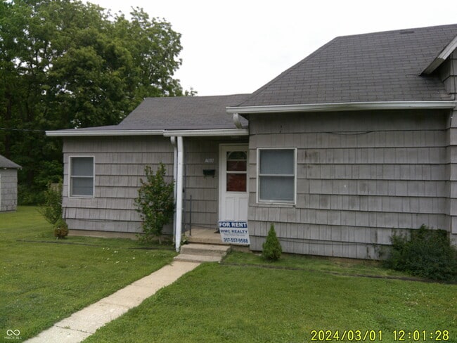 Photo - 203 1/2-202 E 1st St
