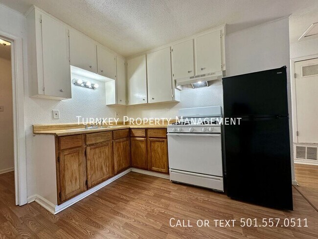 Photo - 204 Smart St