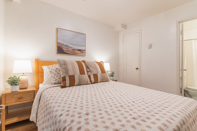 Photo - Beachwood Apartments