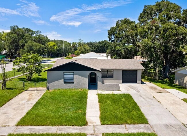 744 S Bailey Ave