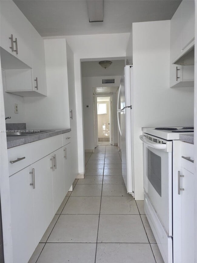 Photo - 2040 NE 170th St Unit 2