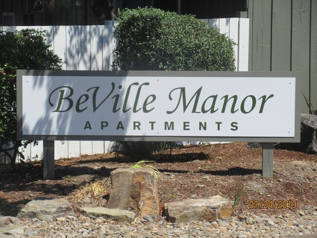 Building Photo - (248) BeVille - 2 Bedroom / 1 Bathroom - T... Unit 1716-4 (R) Rental