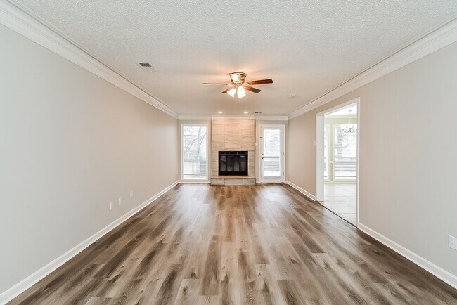 Photo - 4965 Barrington Cove