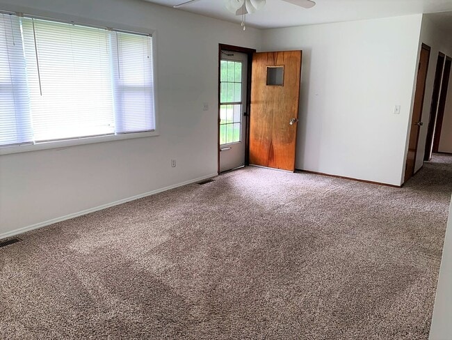 Photo - 3 Bedroom Close to Lewis Gale Hospital