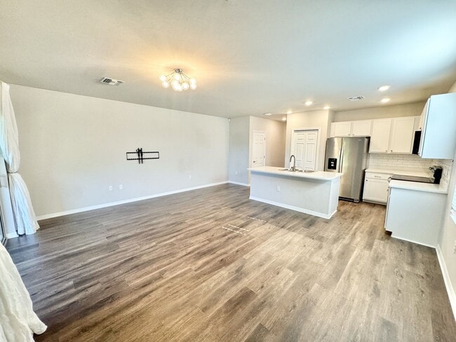 Photo - ** MEADOWOOD ** 3 BED / 2.5 BATH - TOWNHOM...