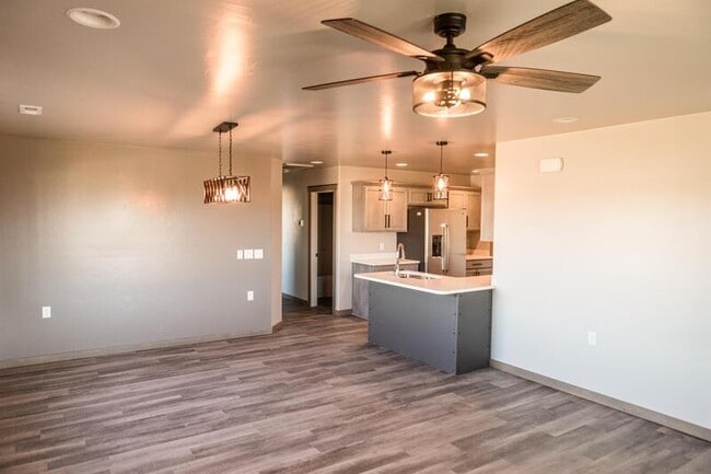 Photo - 3930 St Marys - A St