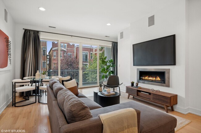 Photo - 1021 N Hermitage Ave Unit 2