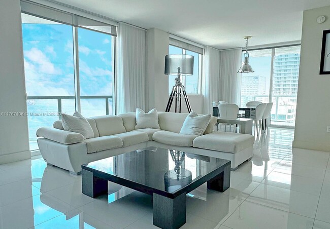 Photo - 244 Biscayne Blvd Unidad 3503 Rental