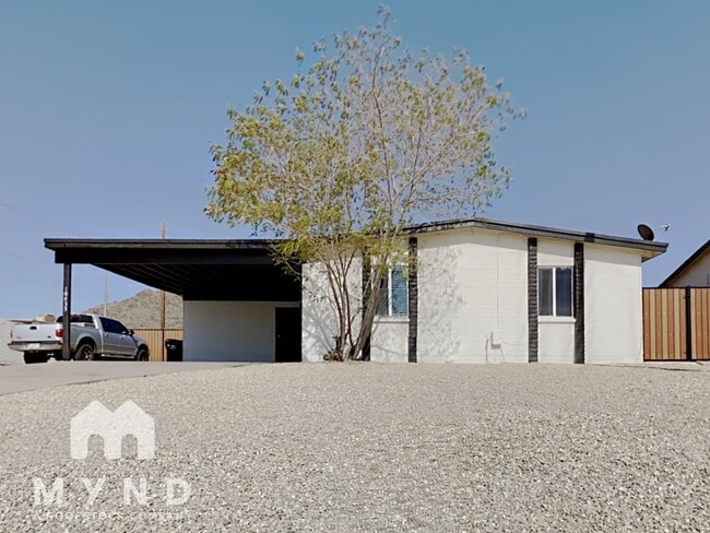 Building Photo - 10435 N 11th Ave Rental