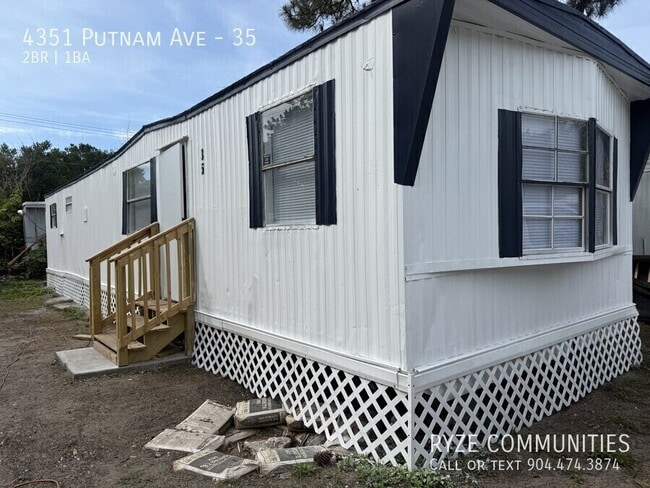 Building Photo - 4351 Putnam Ave