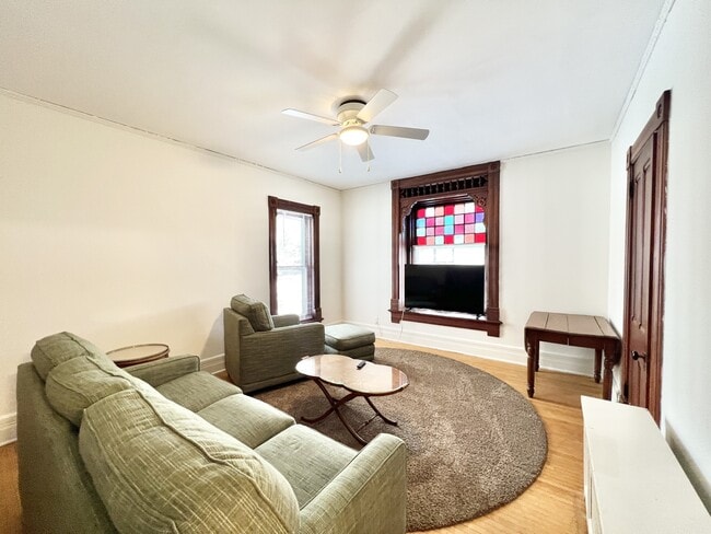 Photo - 420 N Jackson St Apartment Unit 6