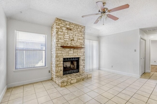 Photo - 7806 Chimayo Cove Unidad B