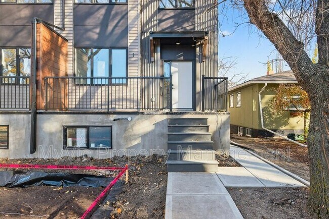 Photo - 10335-10135 135 St NW