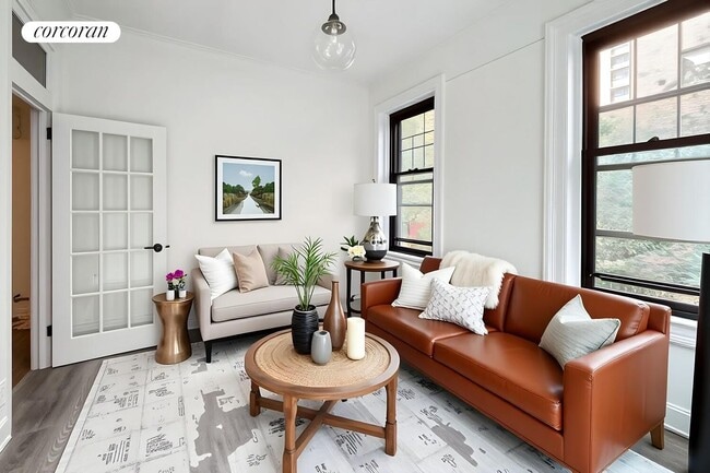 Building Photo - 128 W 13th St