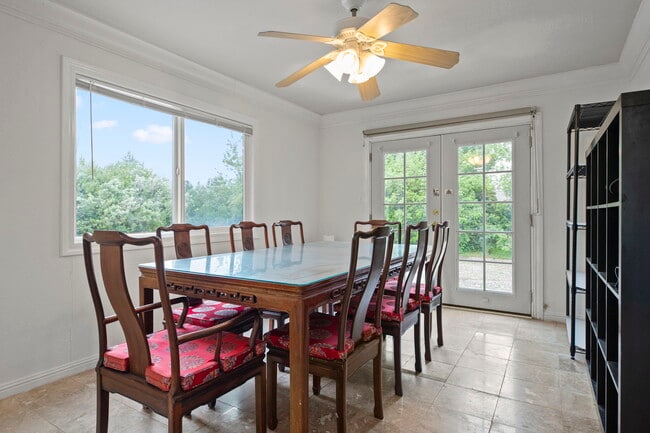 Photo - 142 Burgess Ct