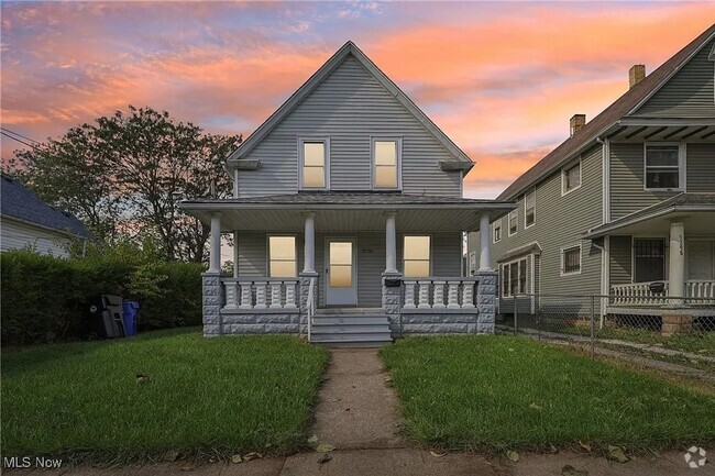 Building Photo - Charming 3 Bedroom 1 Bath Home in West Cle...