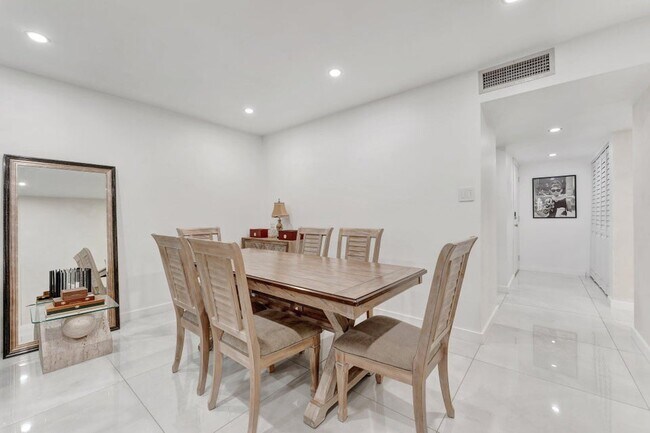 Photo - 138 S Cypress Rd Unit 224