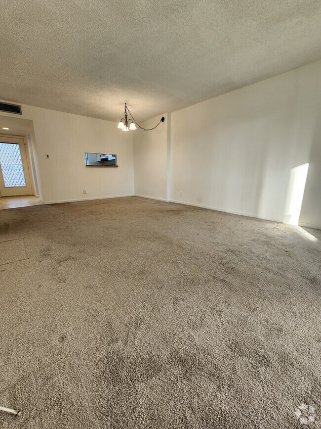Building Photo - 3341 NW 47th Ter Unit 211 Rental