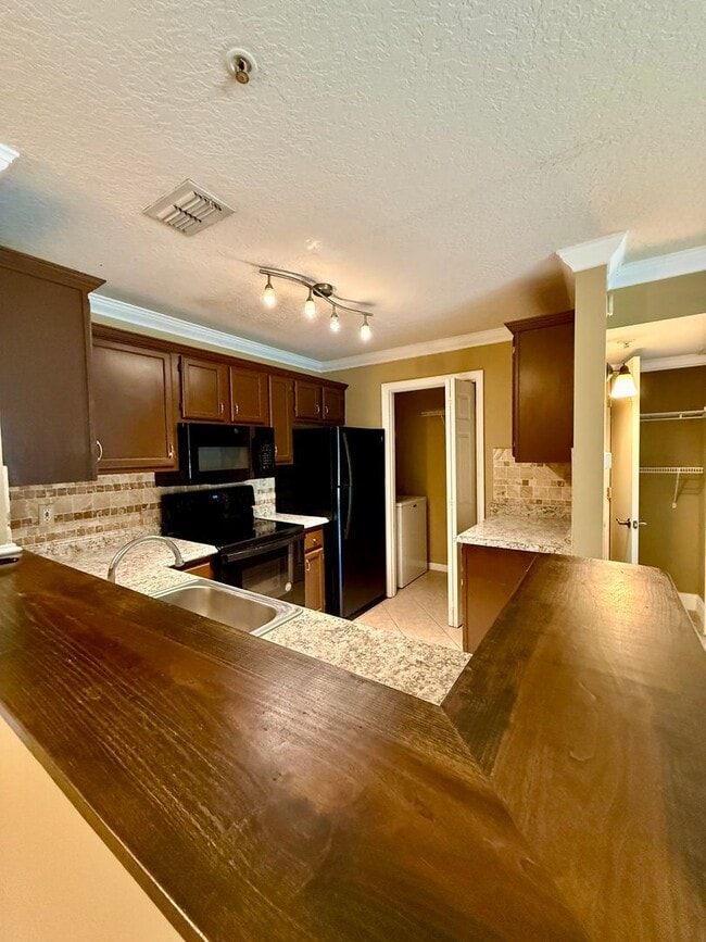 7701 Timberlin Park Blvd