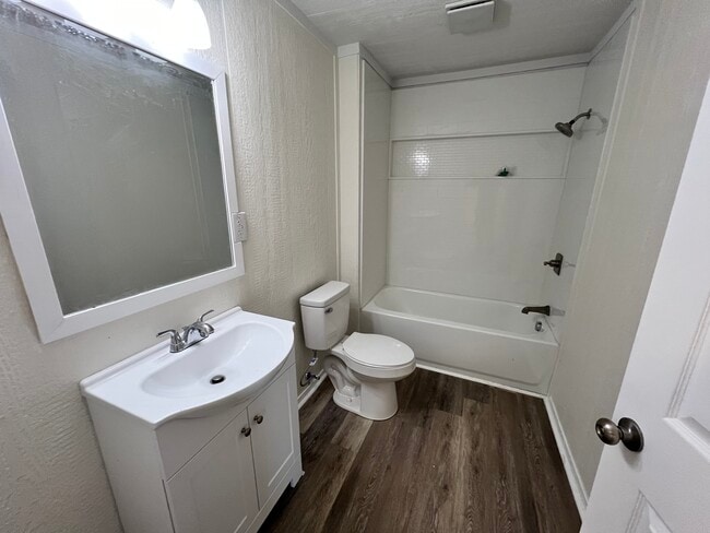 Photo - 1221 Georgia St