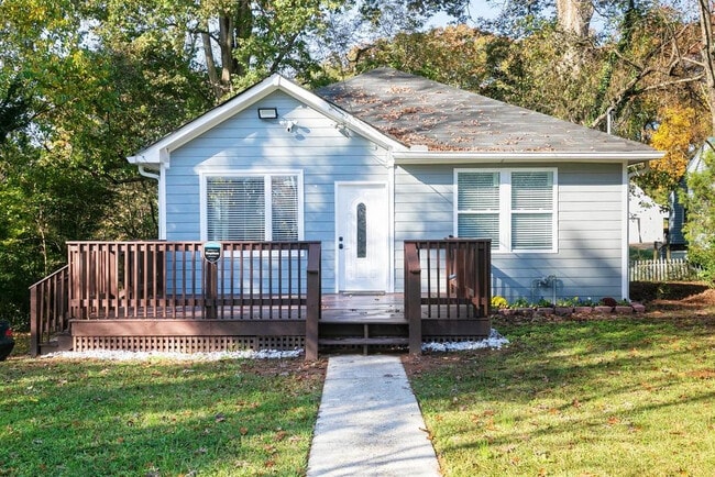 Room in House on Browns Mill Rd SE - Room in House on Browns Mill Rd SE