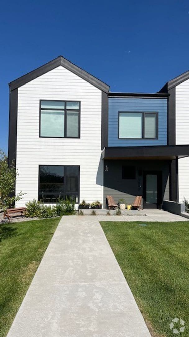 Building Photo - Modern Scandinavian Home with Abundant Nat...