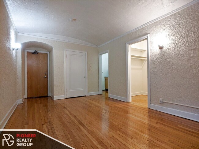 Photo - 535 W Arlington Pl