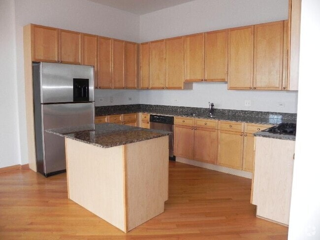Building Photo - 2535 N Southport Ave Unit 4S Rental