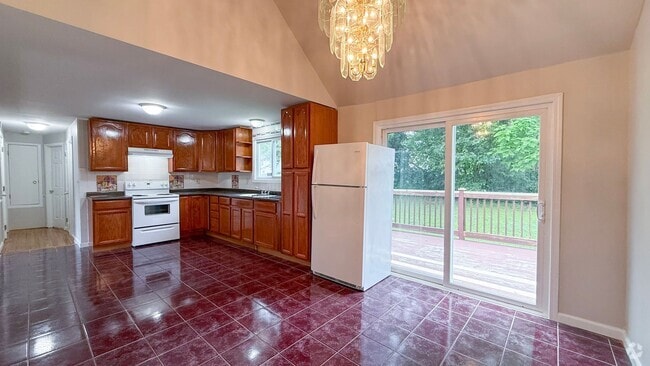 Building Photo - Gorgeous single-family home near Hartford ...