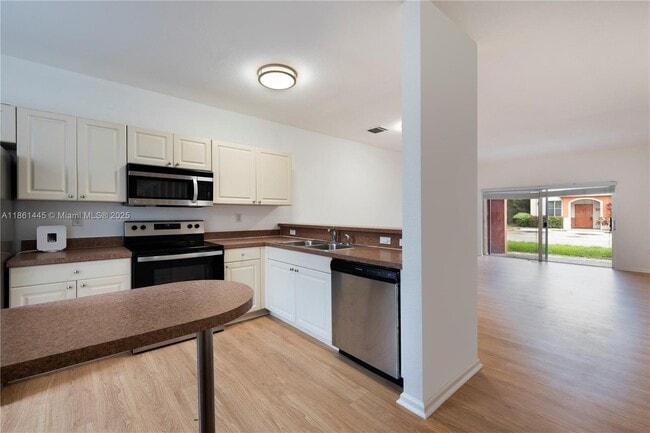 Building Photo - 17347 NW 7th Ave Rental
